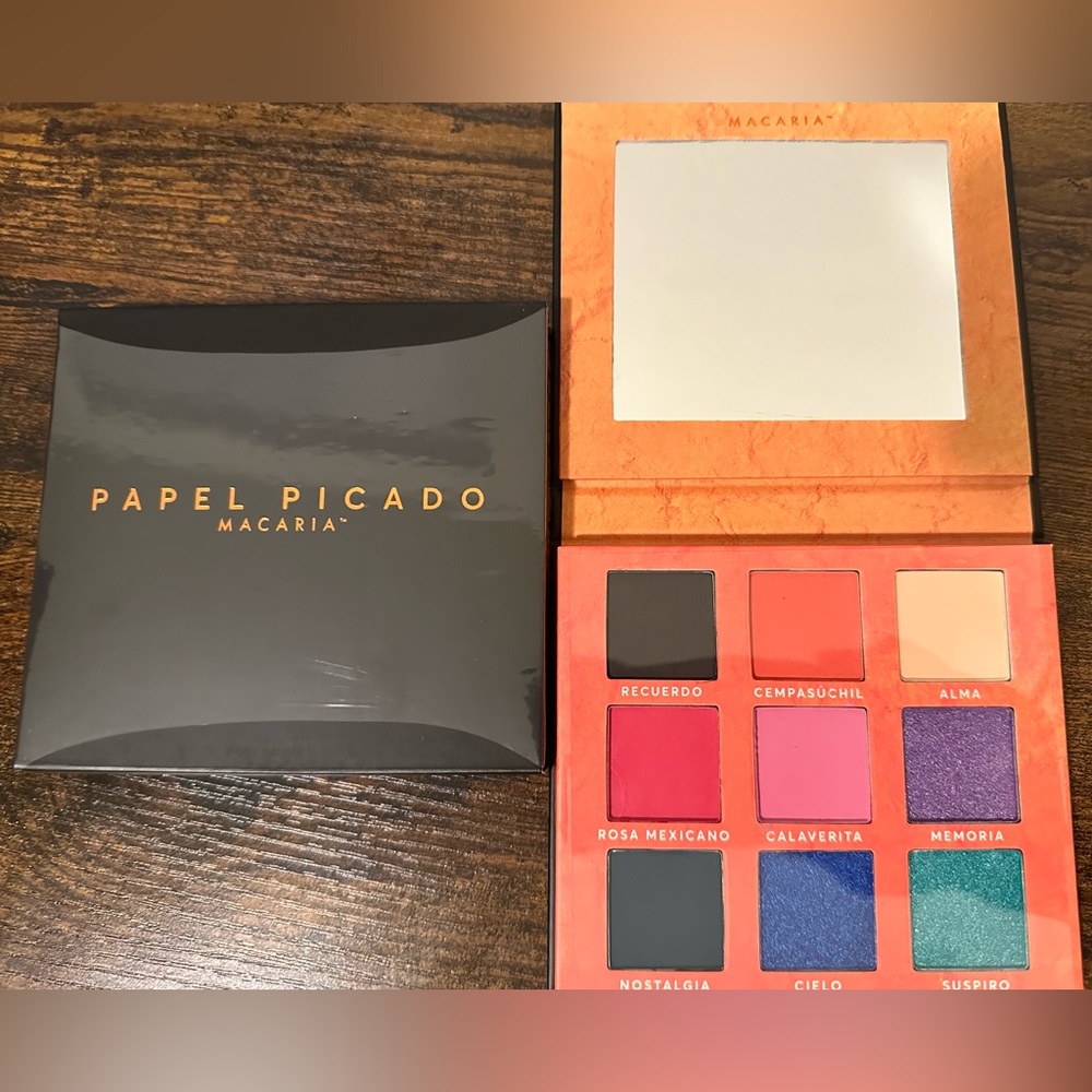 Eyeshadow palette